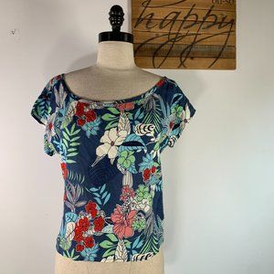 NWT ~ Dolled Up by FANG Floral Bow Peek a Boo Back‎ Short Sleeve Shirt ~ Size M